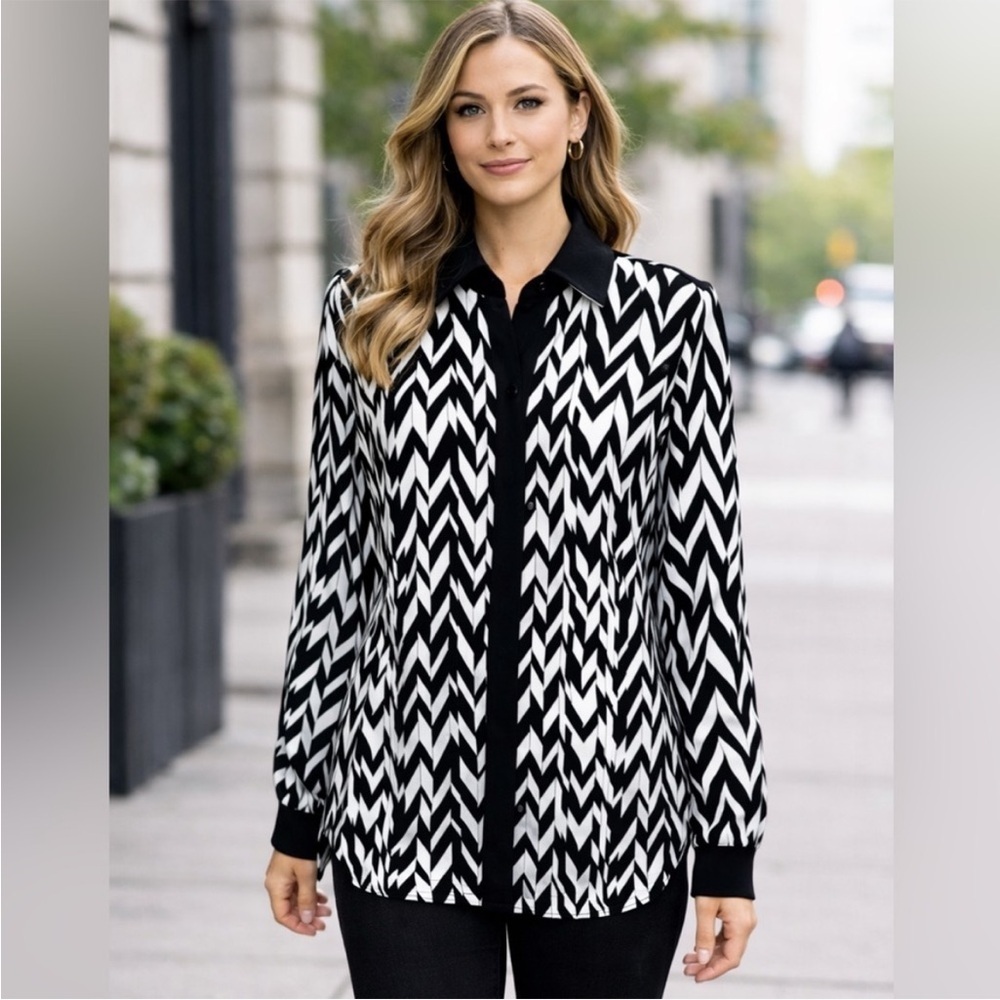 NWT-Karl Lagerfeld Paris Black white Graphic Print  Blouse- XS
